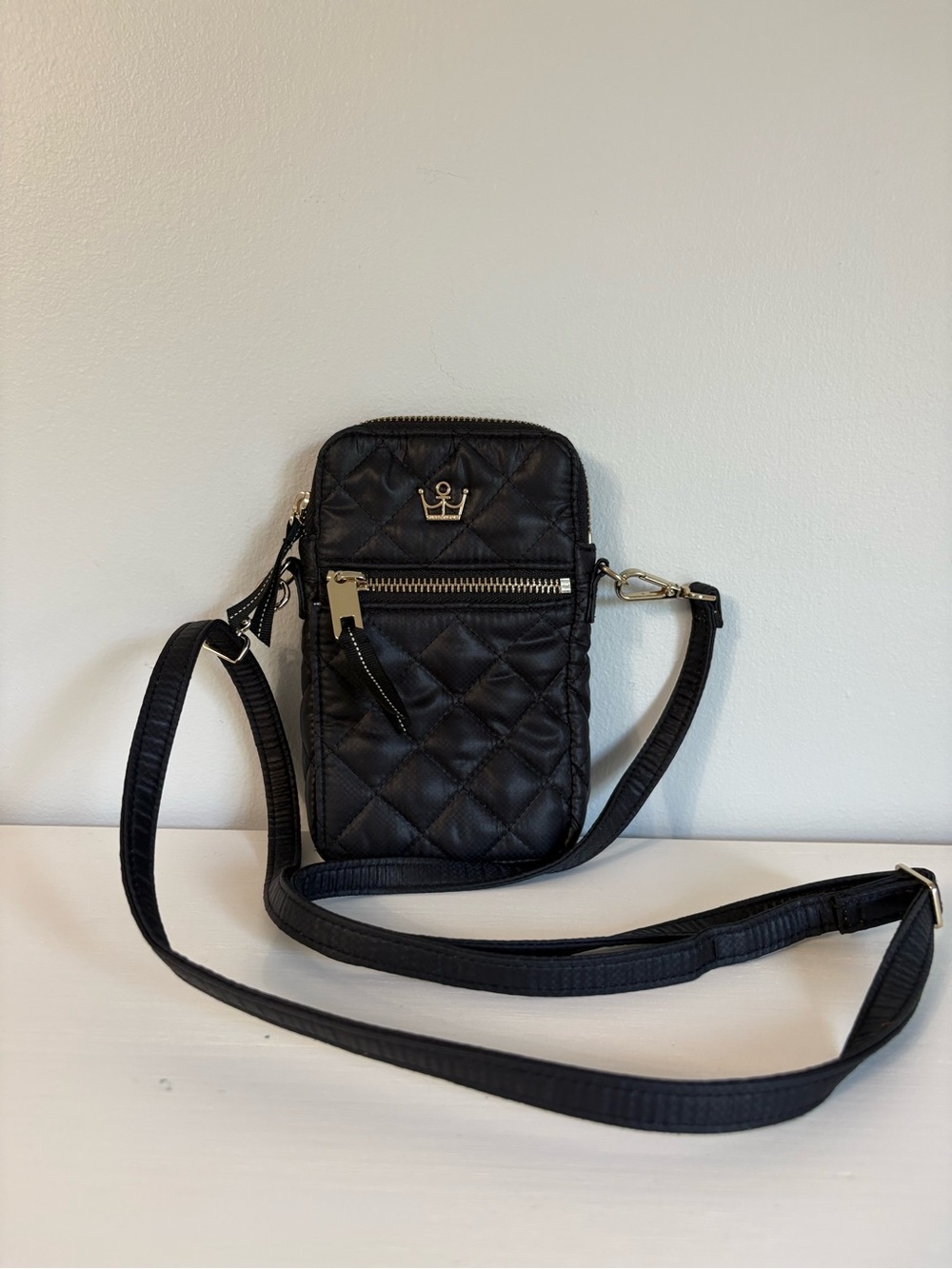 Oliver Thomas Black Quilted 24+7 Cell Phone Crossbody Bag EUC